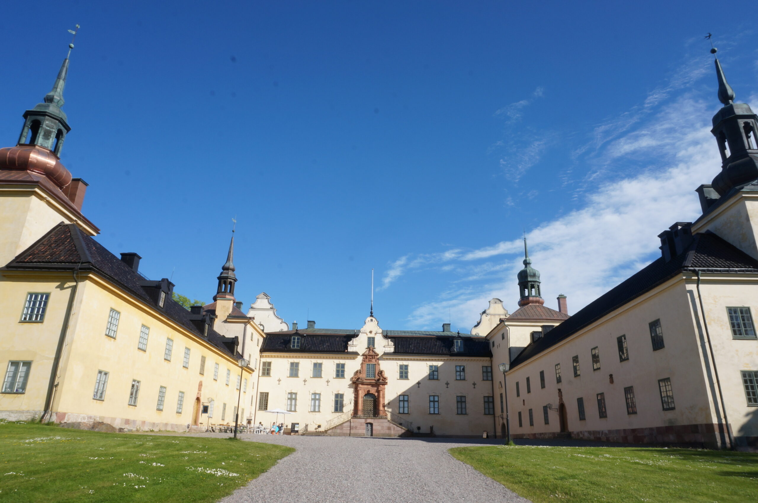 image shows Tyreso castle representing an easy day trip outside of Stockholm